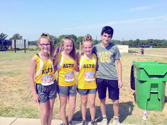 Alto’s junior high was represented at the East Texas Invitational hosted by New Summerfield by Ashley Black, Jennna Lindsey (12th), Julianna Gould (13th) and Landon Galvan.